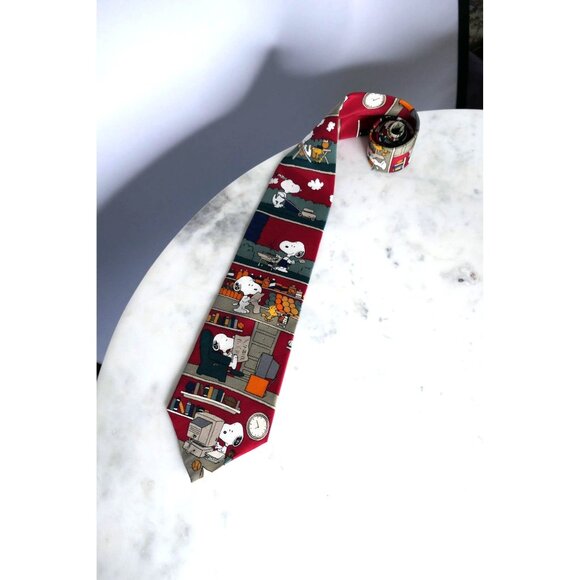 Peanuts Snoopy Cartoon 100% Silk Vintage Tie Red Burgundy Work Father's Day Gift - Picture 1 of 7